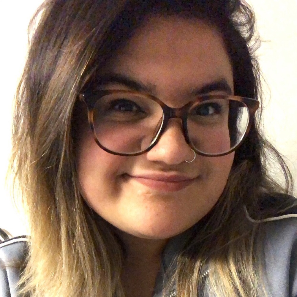 Meet your Posher, Elizabeth